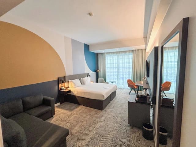 ホリデイ イン ロンドン - ホワイトチャペル by IHG-プレミアム ルーム キングベッド 1 台ソファーベッド付き-4