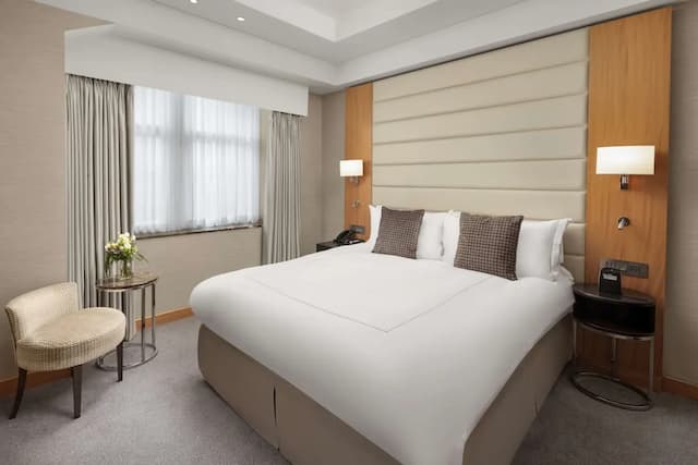 Conrad London St. James-King Deluxe Room-1