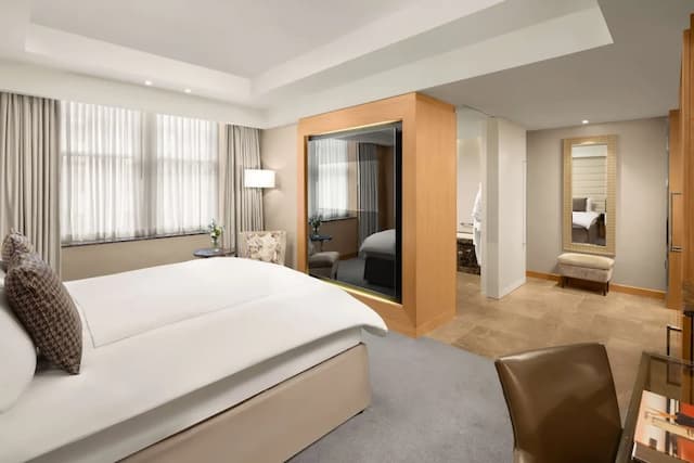 Conrad London St. James-King Executive Room With Lounge Access-1