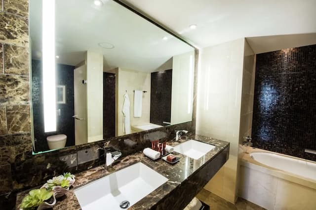 Conrad London St. James-One Bedroom Deluxe Suite-5