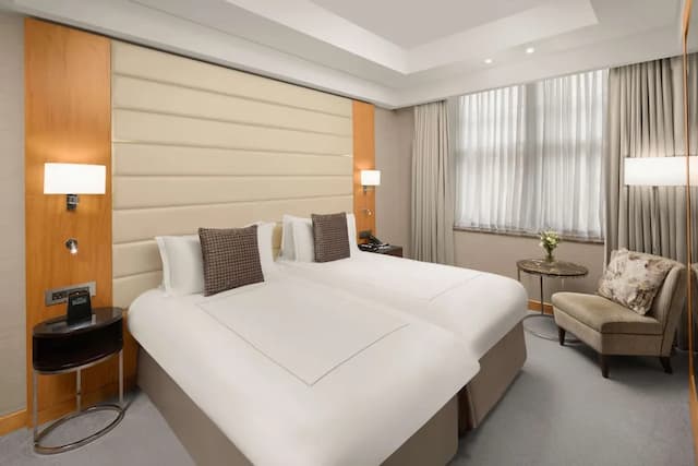 Conrad London St. James-Twin Executive Room With Lounge Access-1