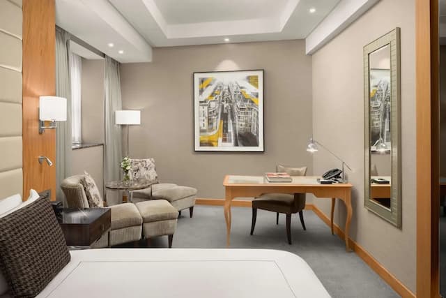 Conrad London St. James-King Executive Accessible With Lounge Access-3