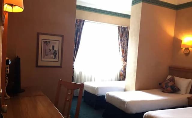 倫敦成功伊甸公園酒店-經典三人房-3