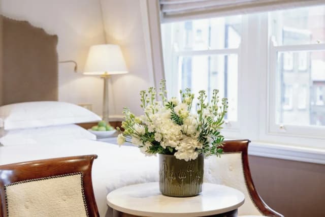 에거튼 하우스 호텔-클래식 더블룸-11