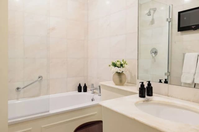 에거튼 하우스 호텔-클래식 더블룸-8