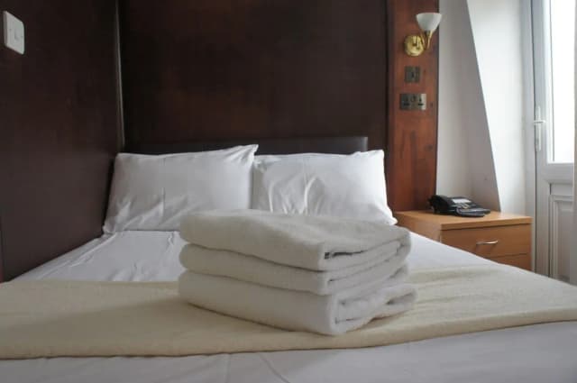 플라자 런던 호텔-더블룸, 앙스위트-8