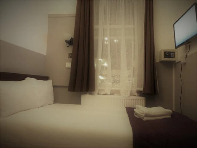 플라자 런던 호텔-더블룸, 앙스위트-1