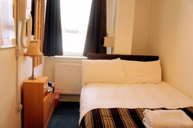 플라자 런던 호텔-더블룸, 앙스위트-34