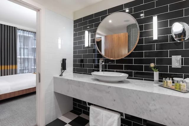 ヒルトン ロンドン ウェンブリー-スイート キングベッド 1 台 コーナー (Living Room)-5