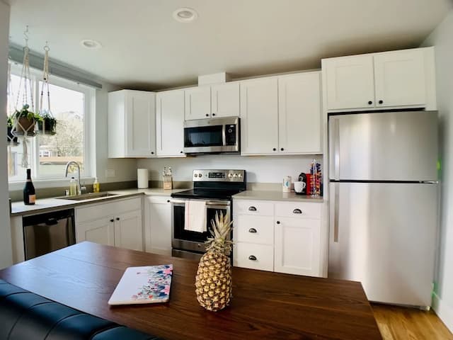 Birdhouse on GreenLake-Exclusive Cottage-8