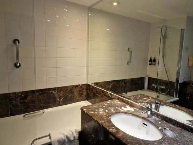 ミレニアム ホテル アンド カンファレンス センター グロスター ロンドン-デラックス ダブルルーム-5