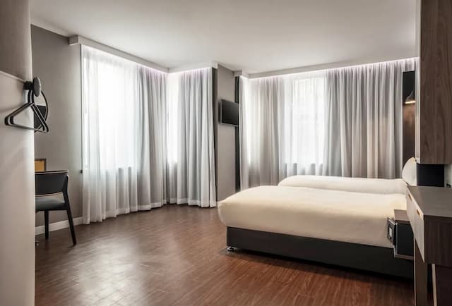 Point A Hotel - Paddington-Twin Room, Accessible-1