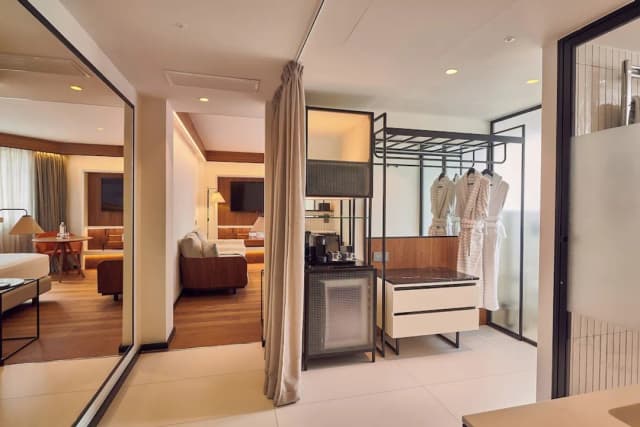 Melia White House Hotel-Premium Room (The Level, Executive Lounge Access)-4