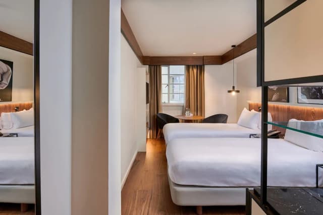 Melia White House Hotel-Deluxe Twin Room-11