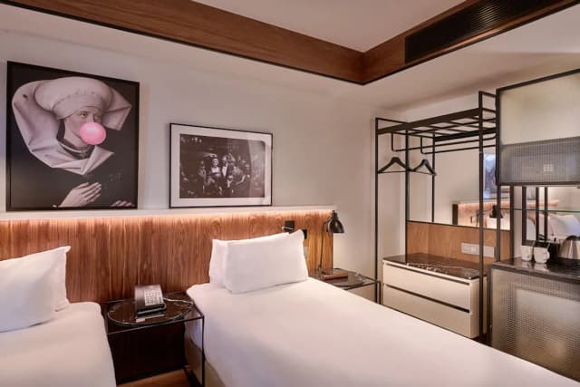 Melia White House Hotel-Deluxe Twin Room-3