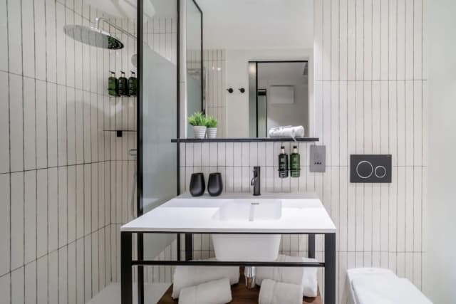 Melia White House Hotel-Deluxe Twin Room-6