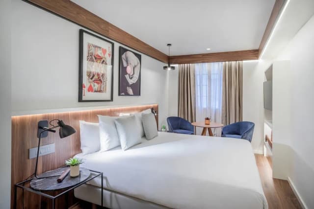 Melia White House Hotel-Deluxe Room Connected-3