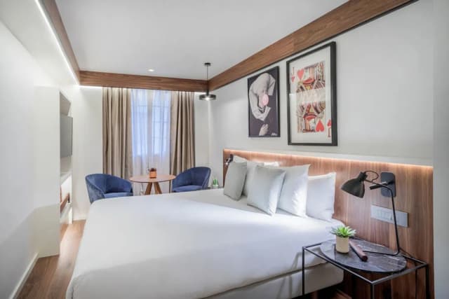 Melia White House Hotel-Deluxe Room Connected-4