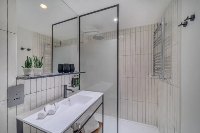 Melia White House Hotel-Deluxe Room Connected-6