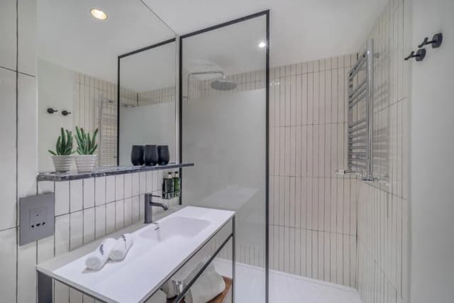 Melia White House Hotel-Deluxe Double Room-5