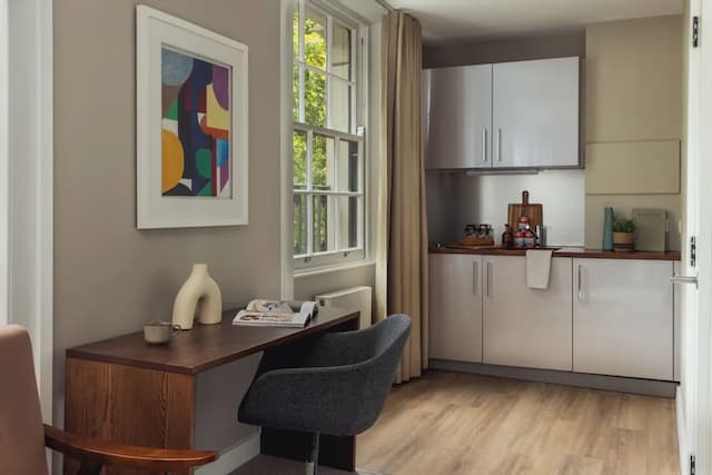 Native Hyde Park-Premium Studio-1