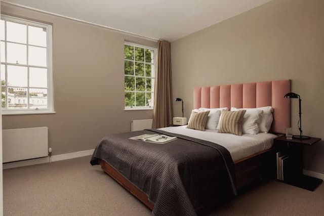 Native Hyde Park-Premium One Bedroom Apartment-1