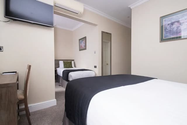 ケンジントン ガーデンズ ホテル-スタンダード トリプルルーム-1