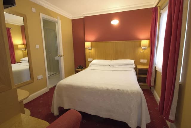 Balmoral House Hotel-Double or Twin Room-5