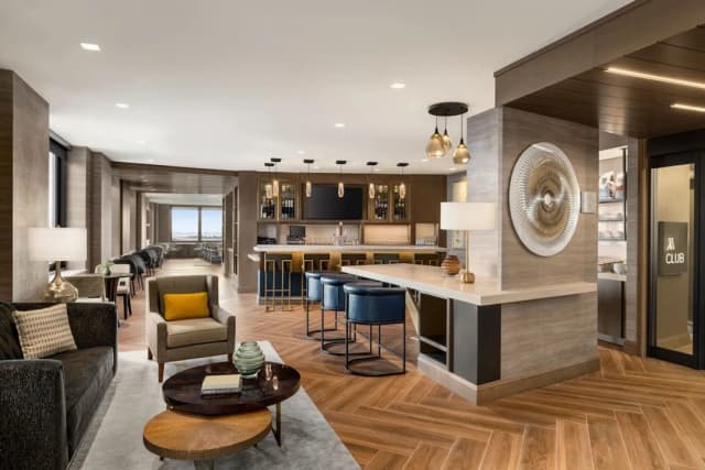 Marriott New York JFK Airport-俱樂部客房, 1 張特大雙人床 (M Club Level)-11