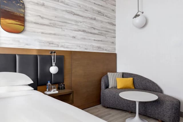 Marriott New York JFK Airport-俱樂部客房, 1 張特大雙人床 (M Club Level)-5