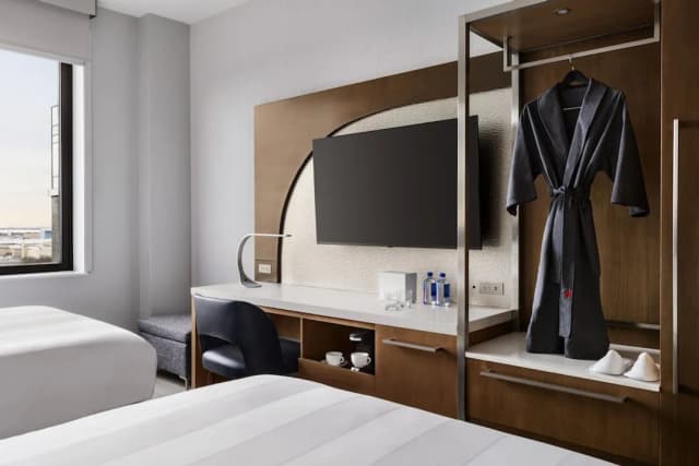 Marriott New York JFK Airport-俱樂部客房, 2 張加大雙人床 (Hearing Accessible)-1