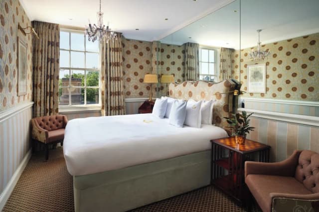 皇宮魯本斯飯店-客房, 1 張特大雙人床 (Royal Mews View)-3