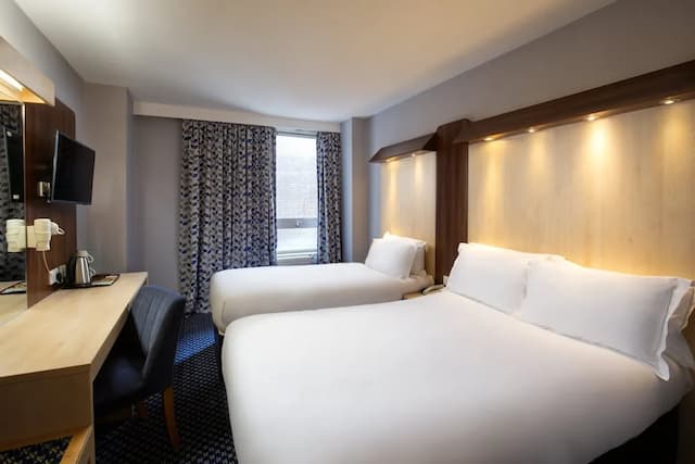 Royal National Hotel-家庭房-5