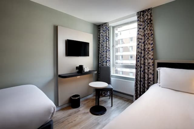 Royal National Hotel-双床房-2