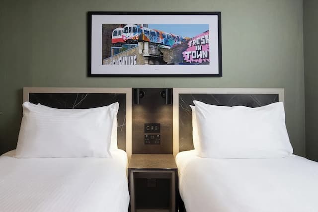 Royal National Hotel-双床房-1