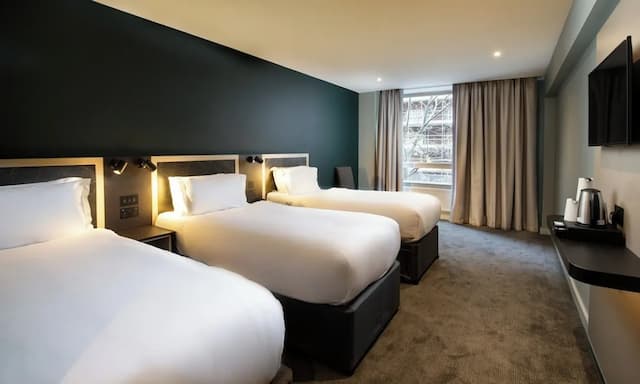 Royal National Hotel-三人房, 3 张单人床-2