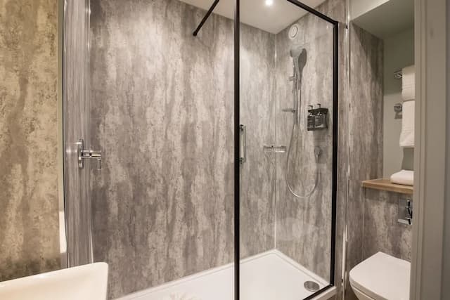 Royal National Hotel-三人房, 3 张单人床-4