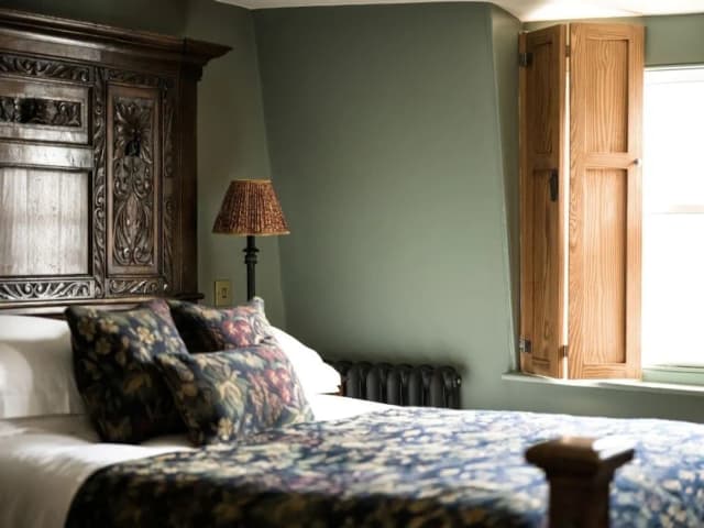 洛基飯店-高級雙人房-11