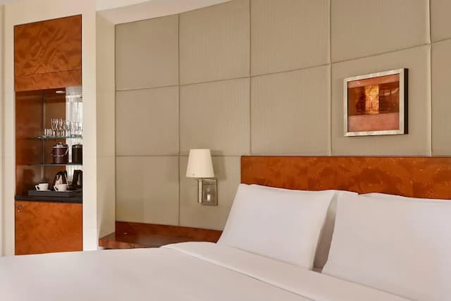 The Park Tower Knightsbridge, A Luxury Collection Hotel-行政客房, 1 张特大床-8