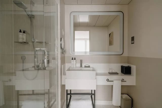 Club Quarters Hotel, St. Paul's-Room, 2 Queen Beds-5