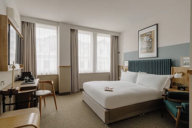 Club Quarters Hotel, St. Paul's-Standard Room, 1 King Bed-1