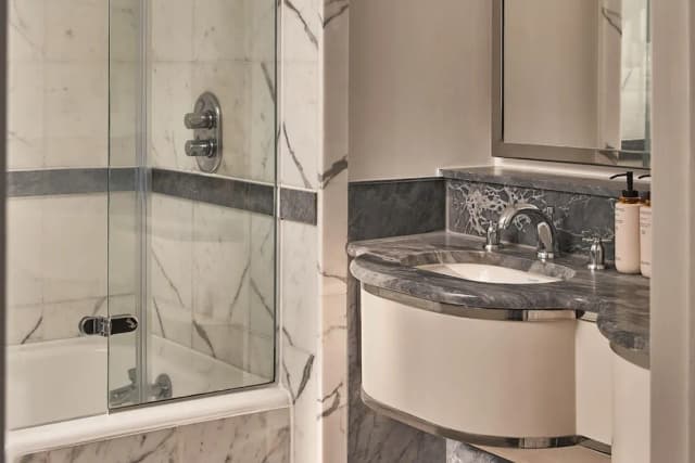 伯克利酒店-Courtyard Balcony Room-4