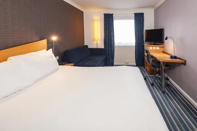 Holiday Inn Express London Wandsworth by IHG-Standard Room, 1 Double Bed (with Free Hot Breakfast)-1