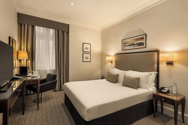 St. James' Court, A Taj Hotel, London-行政客房, 1 张特大床-1