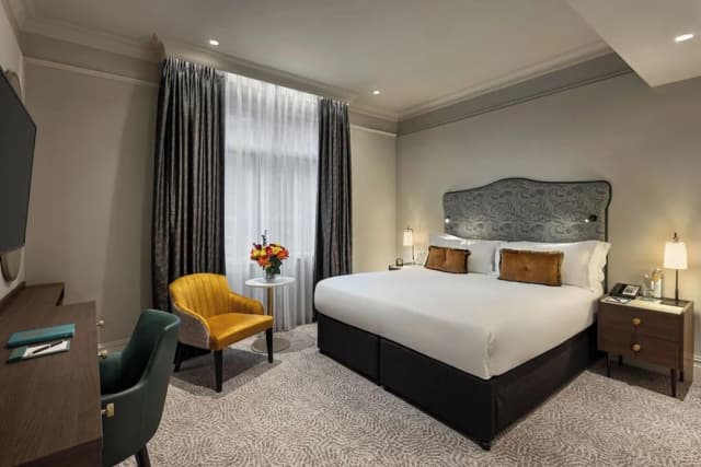 St. James' Court, A Taj Hotel, London-高级房, 1 张特大床-2
