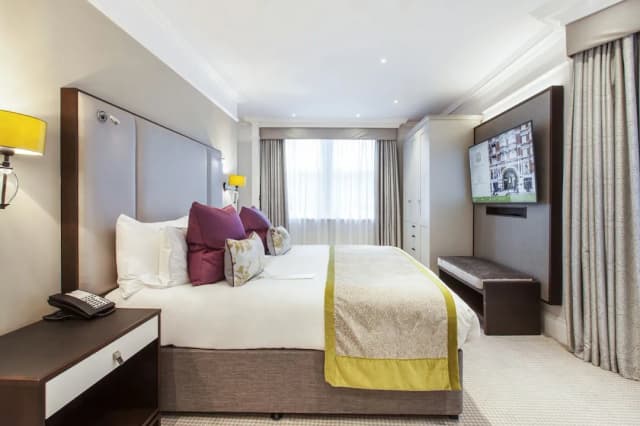 St. James' Court, A Taj Hotel, London-尊荣套房, 1 张特大床 (Master)-1