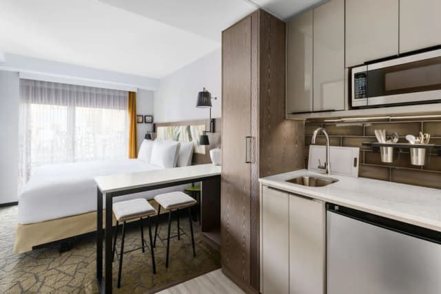 TownePlace Suites by Marriott New York Manhattan/Chelsea-開放式客房, 1 張特大雙人床, 簡易廚房, 庭園景觀-4
