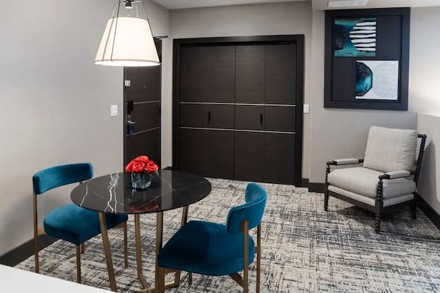 SpringHill Suites by Marriott Chicago Chinatown = 芝加哥中國城萬豪春丘套房飯店-單人房, 1 張特大雙人床, 城市景觀 (View)-3