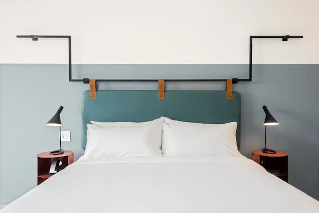 The Metric-客房, 1 张特大床, 城市景观 (No Parking)-1