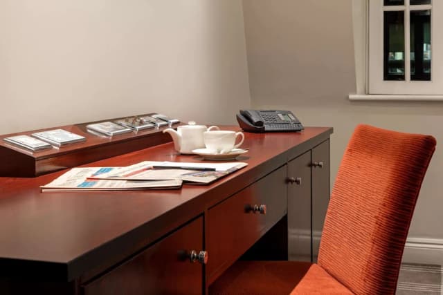 Radisson Blu Hotel, London Euston Square-Standard Room-4